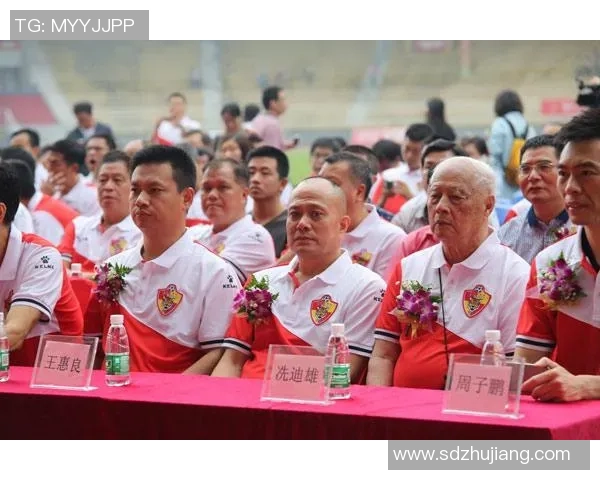 足球明星齐聚一堂共同代言的广告盛宴引发全球关注